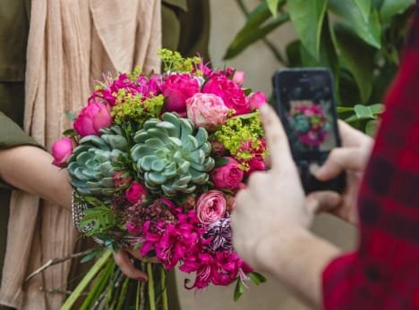 The Convenience and Benefits of Ordering Flowers Online